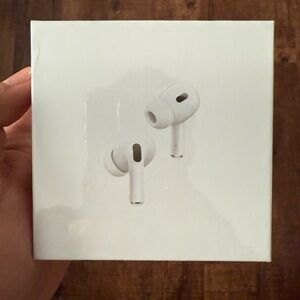 Apple AirPods Pro (2nd Generation) with MagSafe Charging Case USB-C, White
NEW
